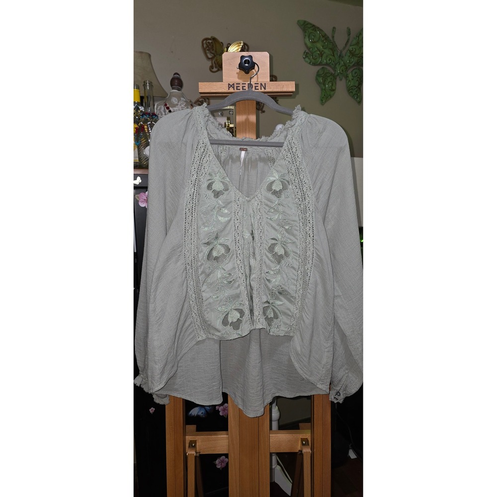 Free People Sage Green Embroidered Lace Trim Boho Peasant Blouse Top Small